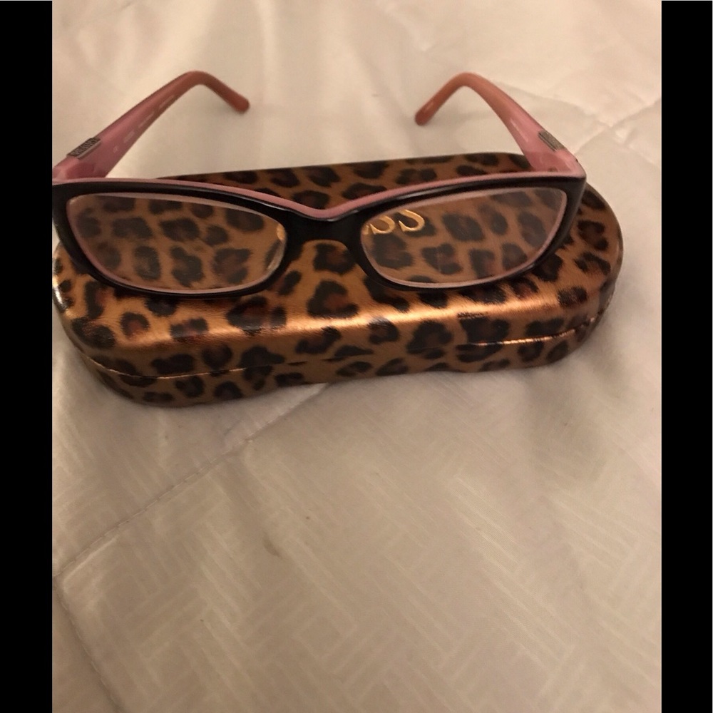GUESS SPECIAL EDITION BREAST CANCER FRAMES