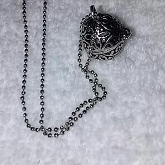 Luminescent Magic Oval Glowing Locket Pendant - Picture 7 of 8