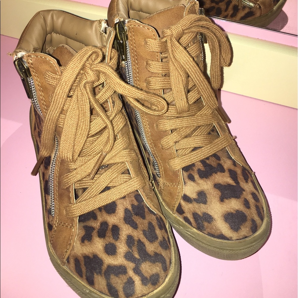 Girls Youth Size 1 Steve Madden High Top Shoes