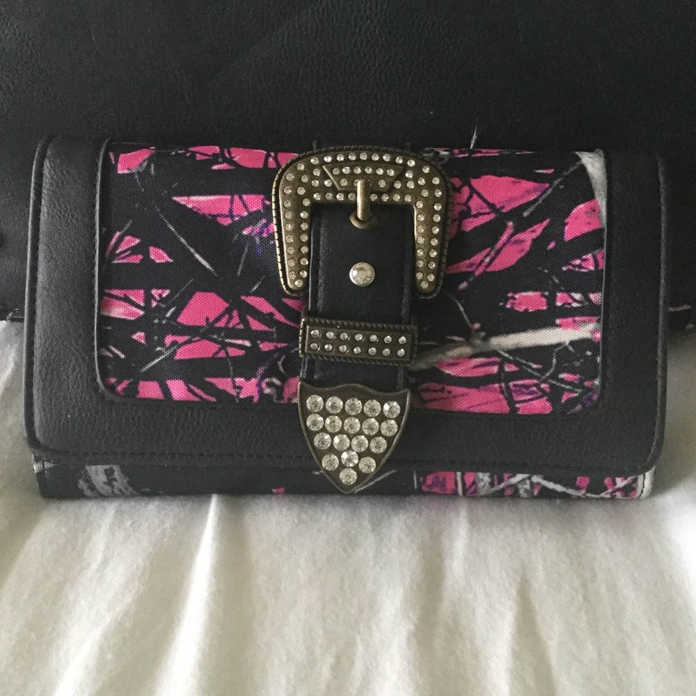 Monte Vista Muddy Girl Wallet