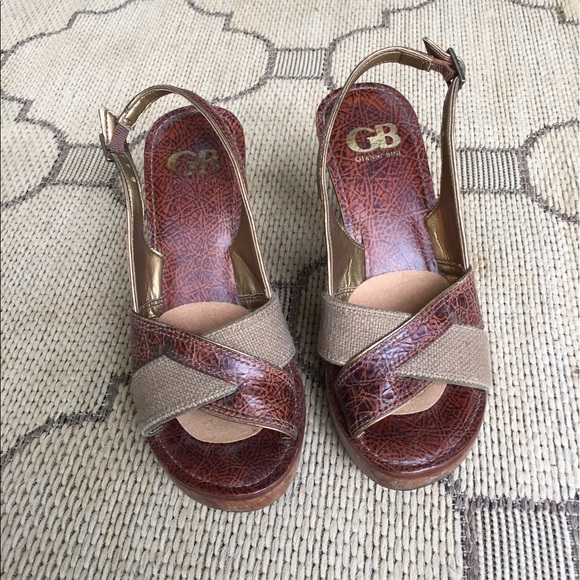 Gianni Bini Platform Shoes - Picture 2 of 3