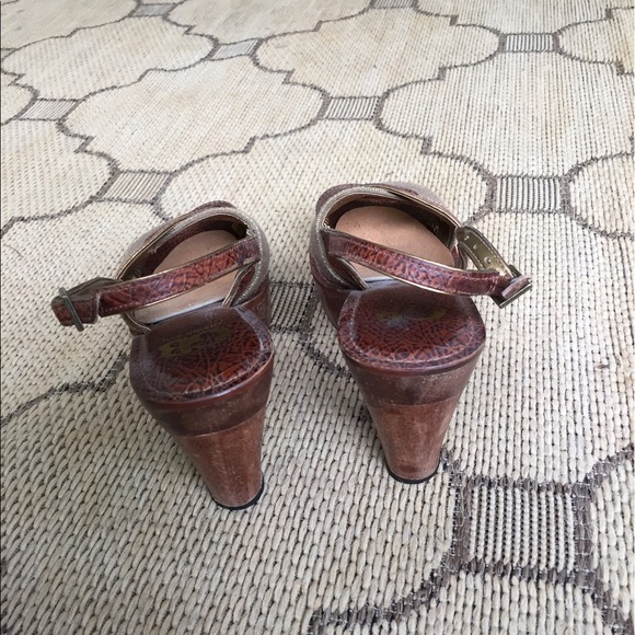 Gianni Bini Platform Shoes - Picture 3 of 3