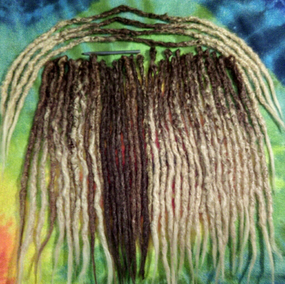 39 SE & 4 DE Synthetic Dreadlocks!