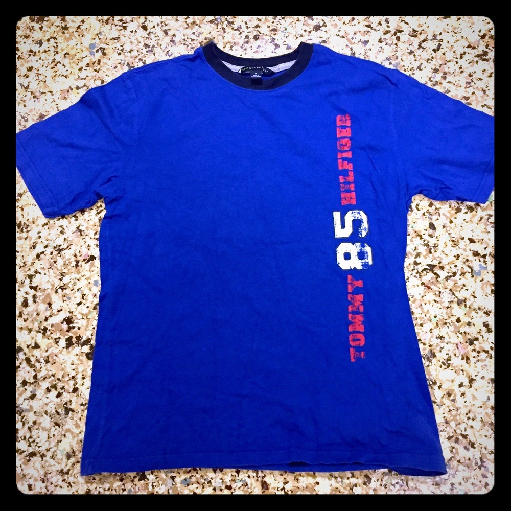🆕TOMMY HILFIGER tee shirt with TOMMY Logo
