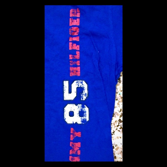🆕TOMMY HILFIGER tee shirt with TOMMY Logo - Picture 2 of 4
