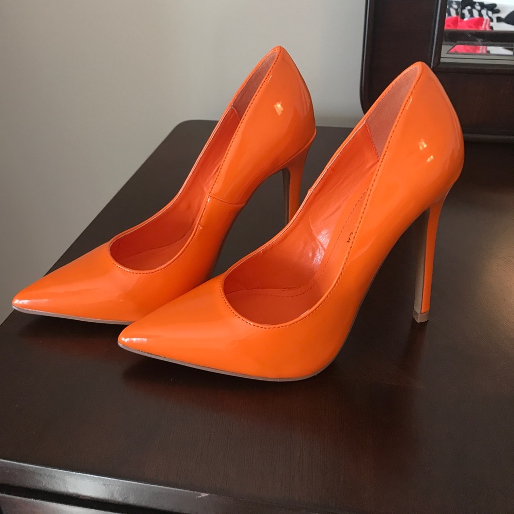 Orange Pumps