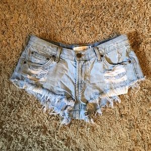 Jessie James Decker Kittenish Denim Shorts Sz 24