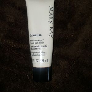 Mary Kay Luminous Wear Foundation