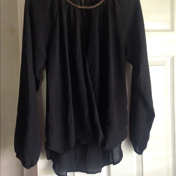 High-low buckle blouse - Picture 2 of 2