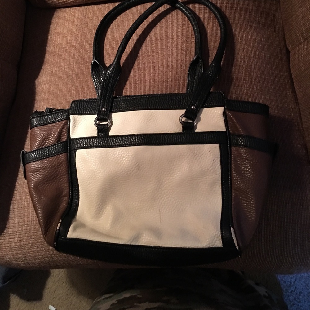 👜 - Picture 2 of 4