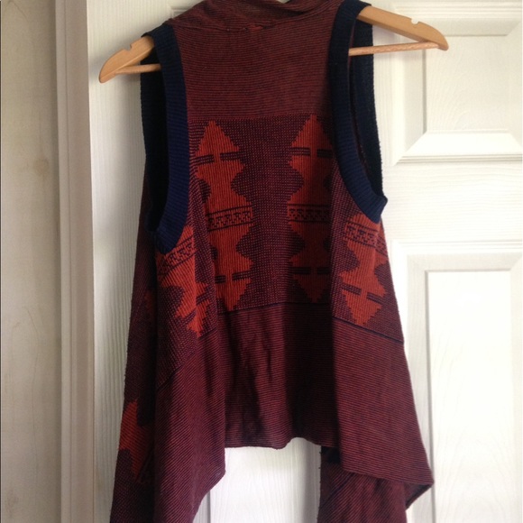 Buckle vest - Picture 2 of 2