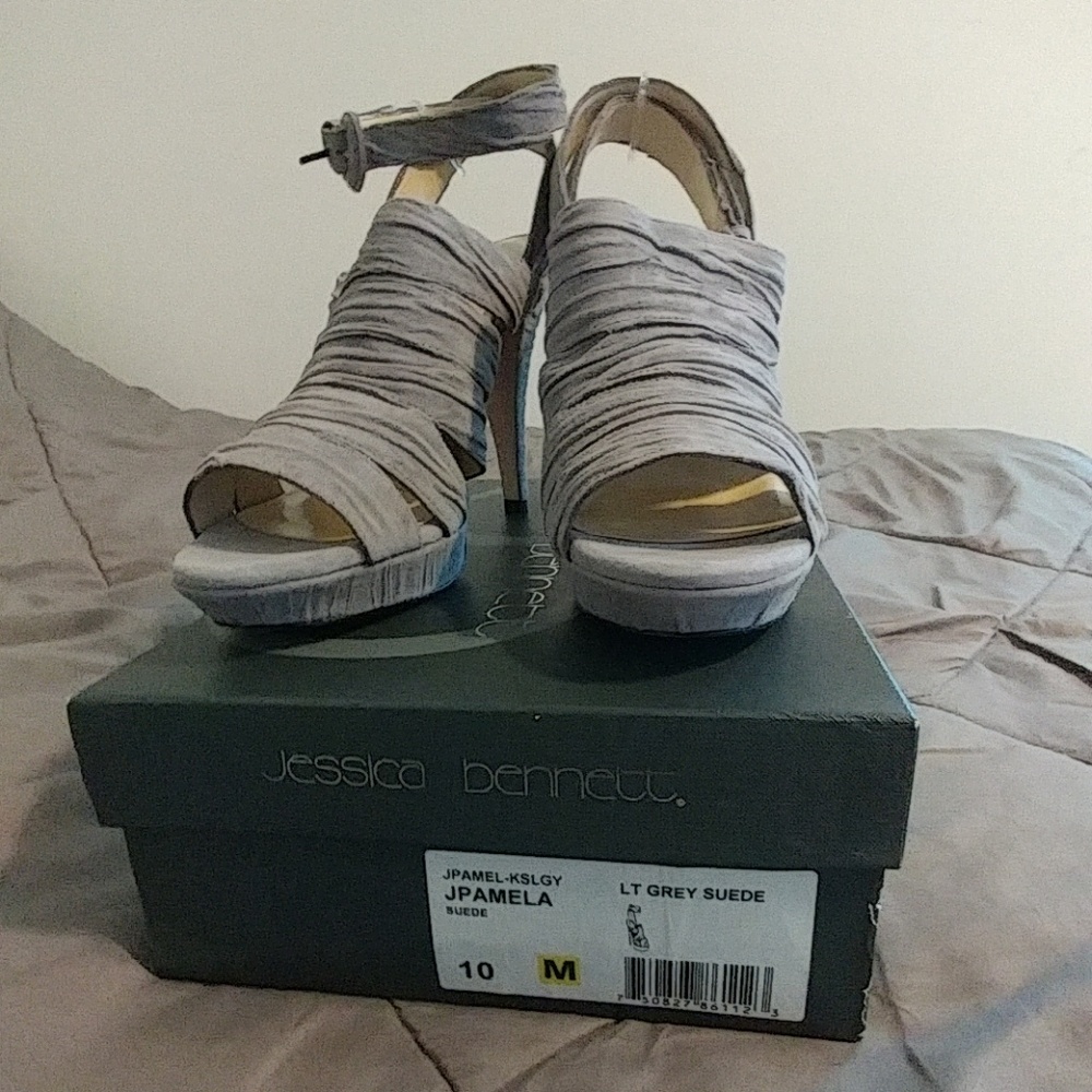 Suede sandal
