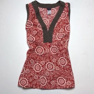 Patagonia sleeveless blouse, tie back