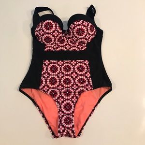 One piece Underwire Bathing Suit