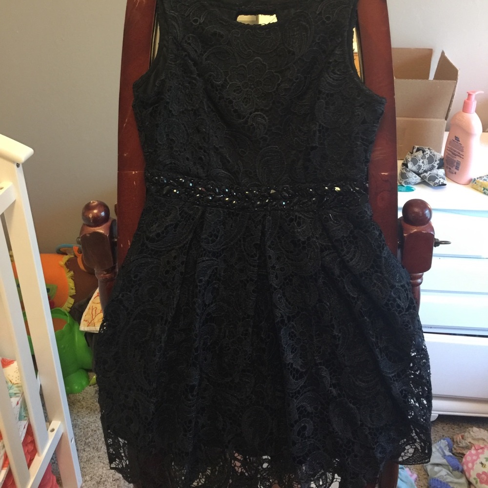LITTLE BLACK LACE DRESS! Open back!