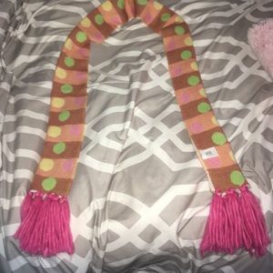 Interchangeable acrylic polka dot scarf