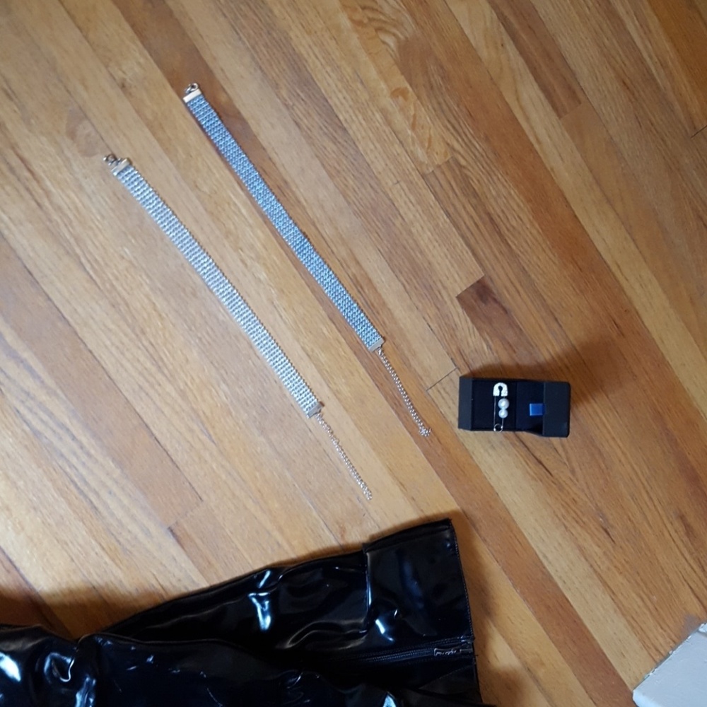 Beautiful Blue Rhinestone Choker - Picture 5 of 6