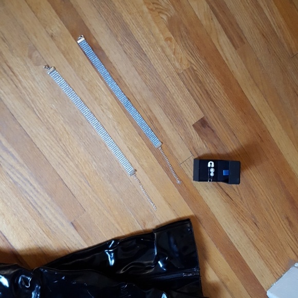 Beautiful Blue Rhinestone Choker - Picture 5 of 6