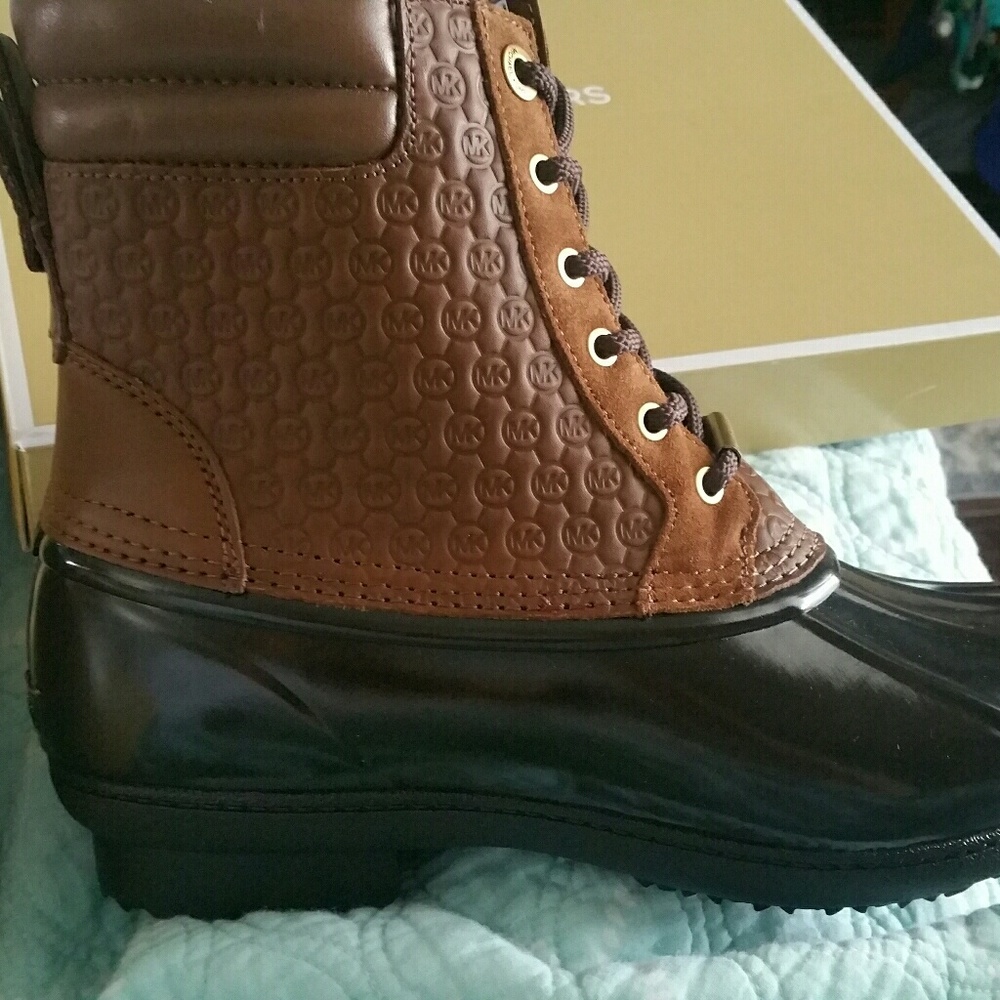 NWT Michael Kors Leather Bootie Rainboots