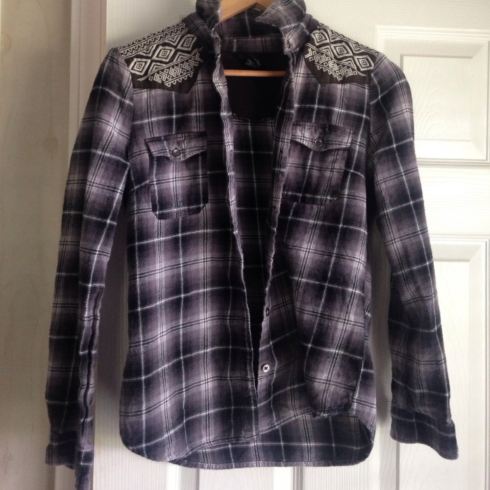 Buckle button down