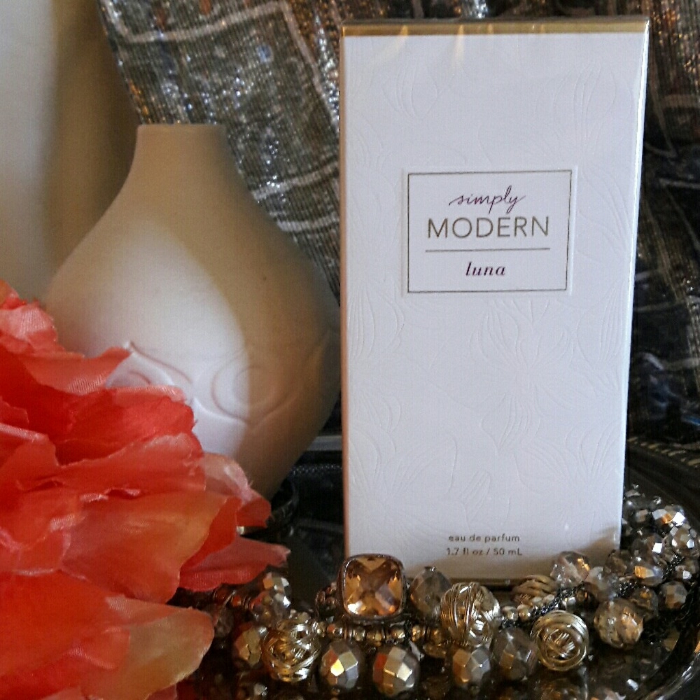 Simply Modern LUNA parfum by The Limited NIB