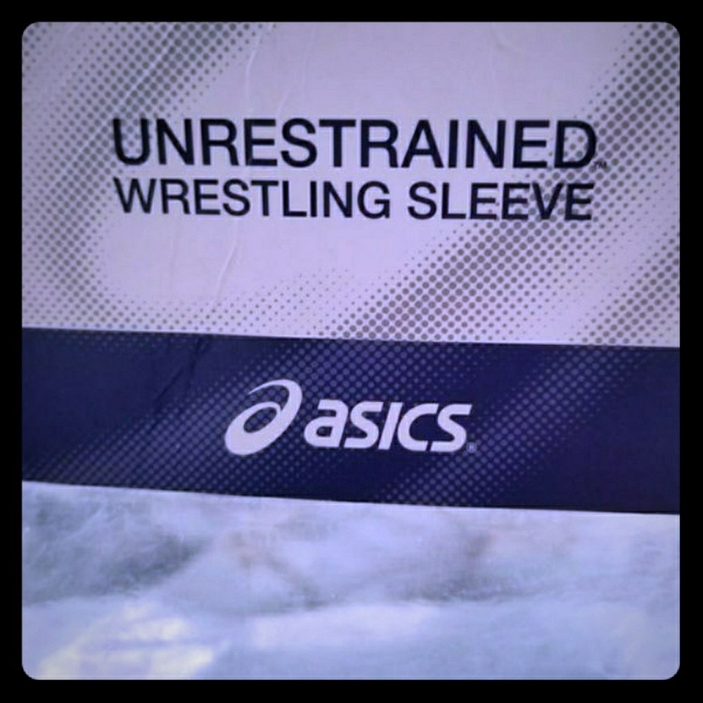 Wrestling sleeve