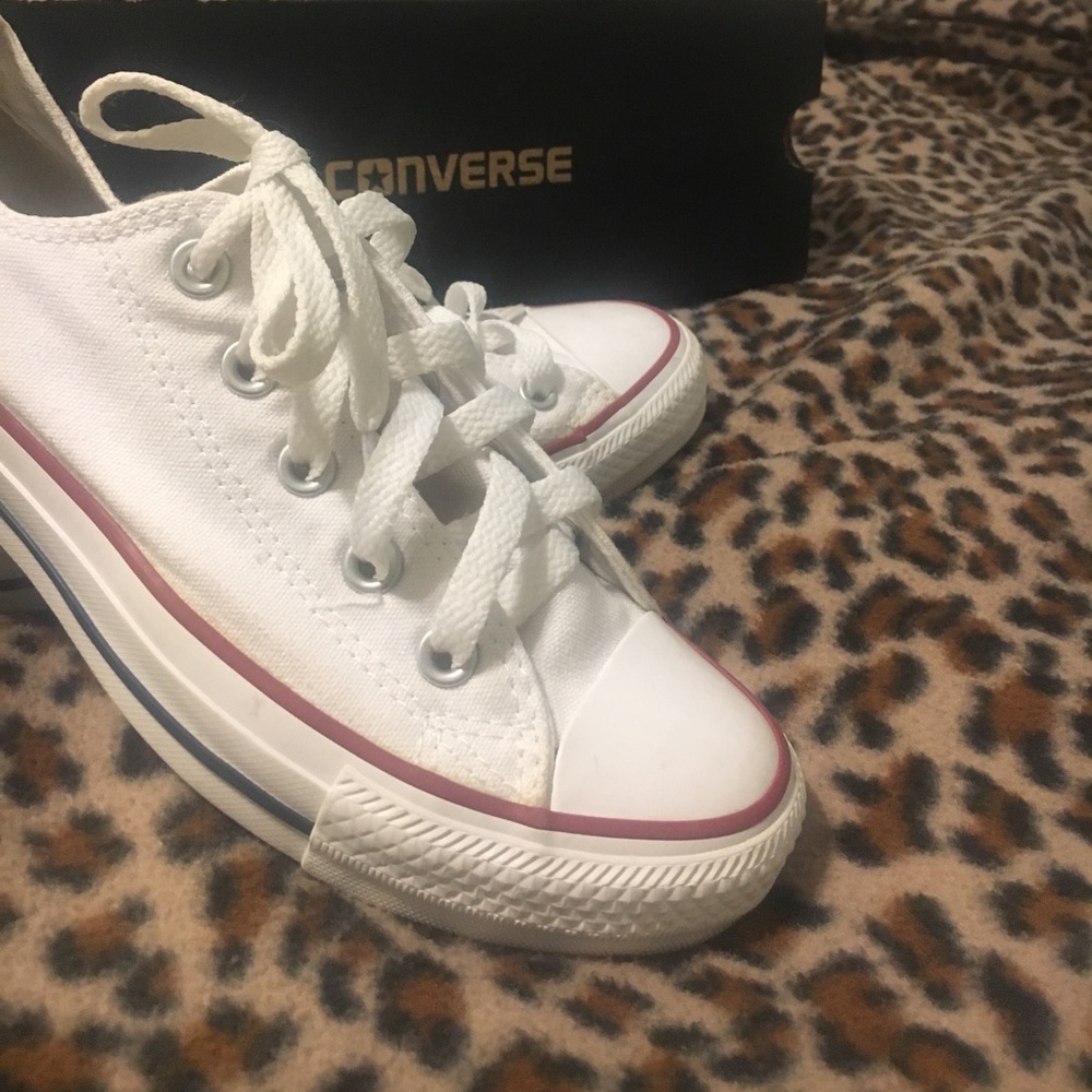 White all star converse