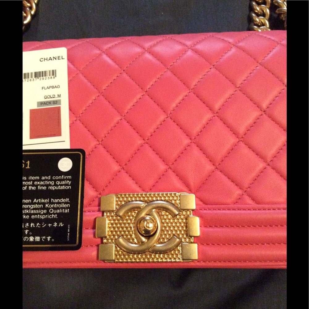Authentic Chanel bag 🚨Sold on EBay 🚨 - Picture 2 of 8