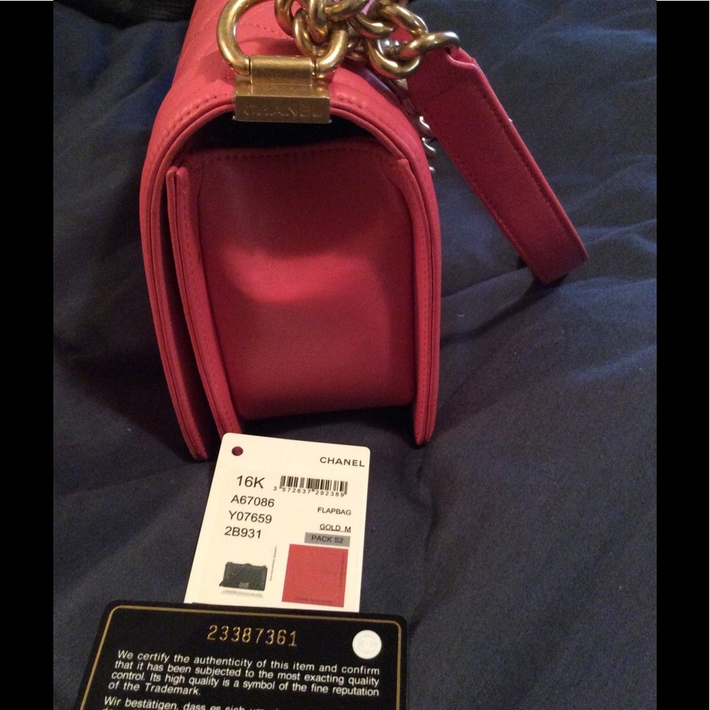 Authentic Chanel bag 🚨Sold on EBay 🚨 - Picture 3 of 8