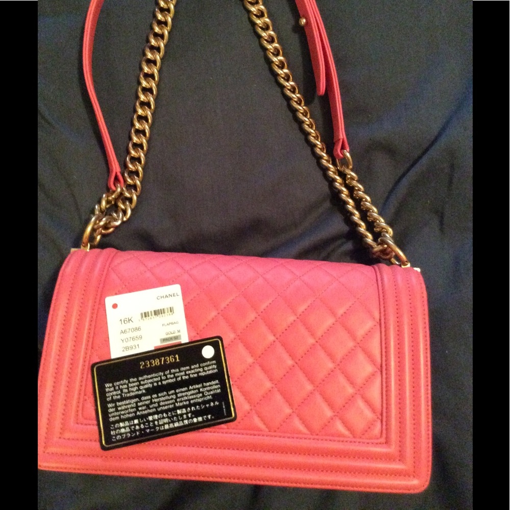 Authentic Chanel bag 🚨Sold on EBay 🚨 - Picture 4 of 8