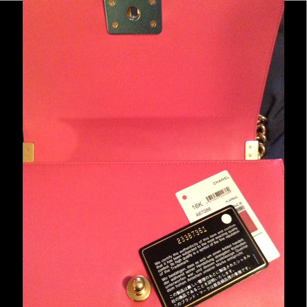 Authentic Chanel bag 🚨Sold on EBay 🚨 - Picture 5 of 8