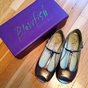 Blowfish Metallic Peep Toe T-strap Stila Flats