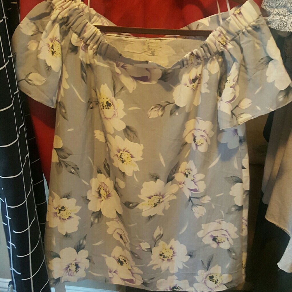Off the shoulder summer paradise print shirt