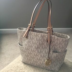Michael Kors vanilla handbag