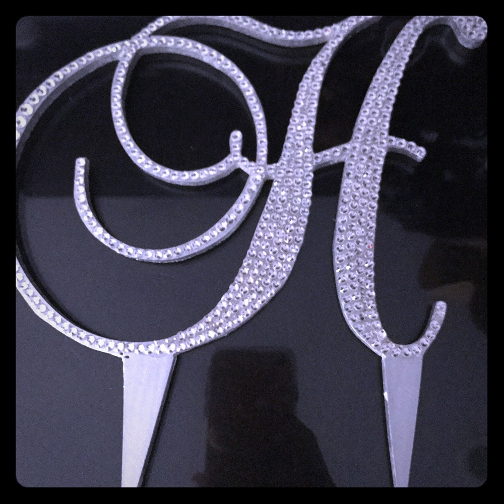 H cake topper
