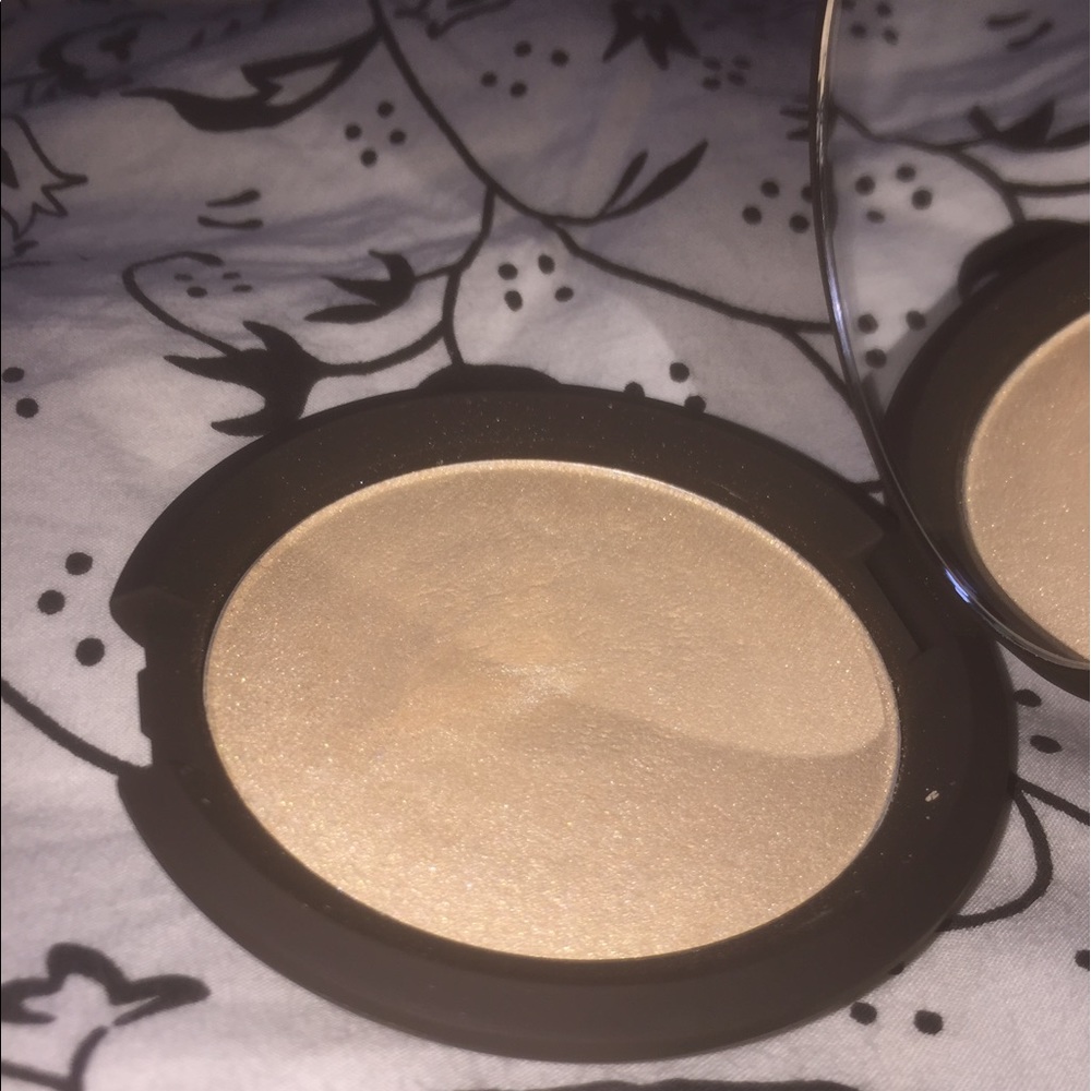 Becca shimmering skin perfector like new!