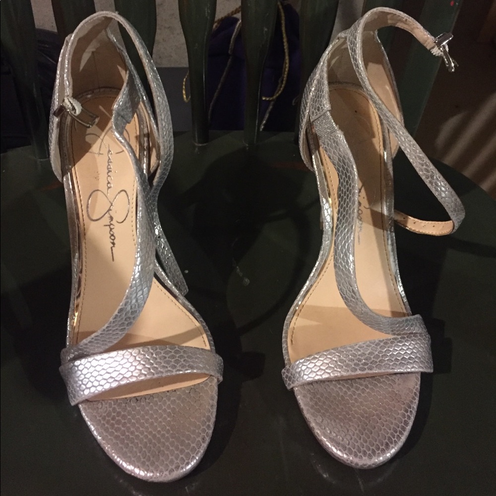 Jessica Simpson silver heel