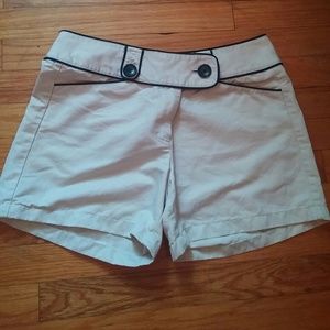 Ann Taylor khaki sailor shorts size 6