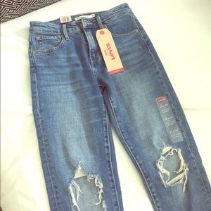 Levi high rise skinny jean