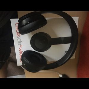 I am selling some beats solos 3