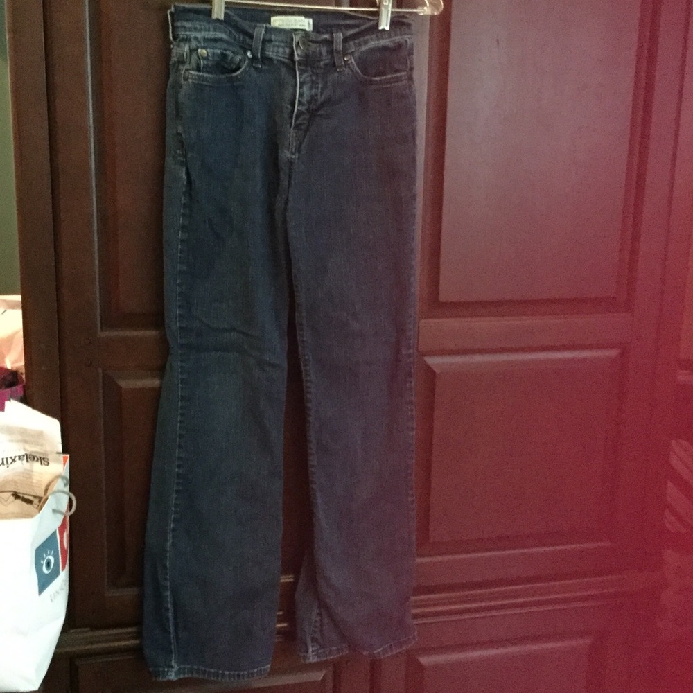 Levi's Perfectly Slimming 6 medium jeans