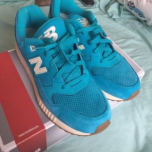 BRAND NEW NEVER WORN TRADITIONAL NEW BALANCE BLUE