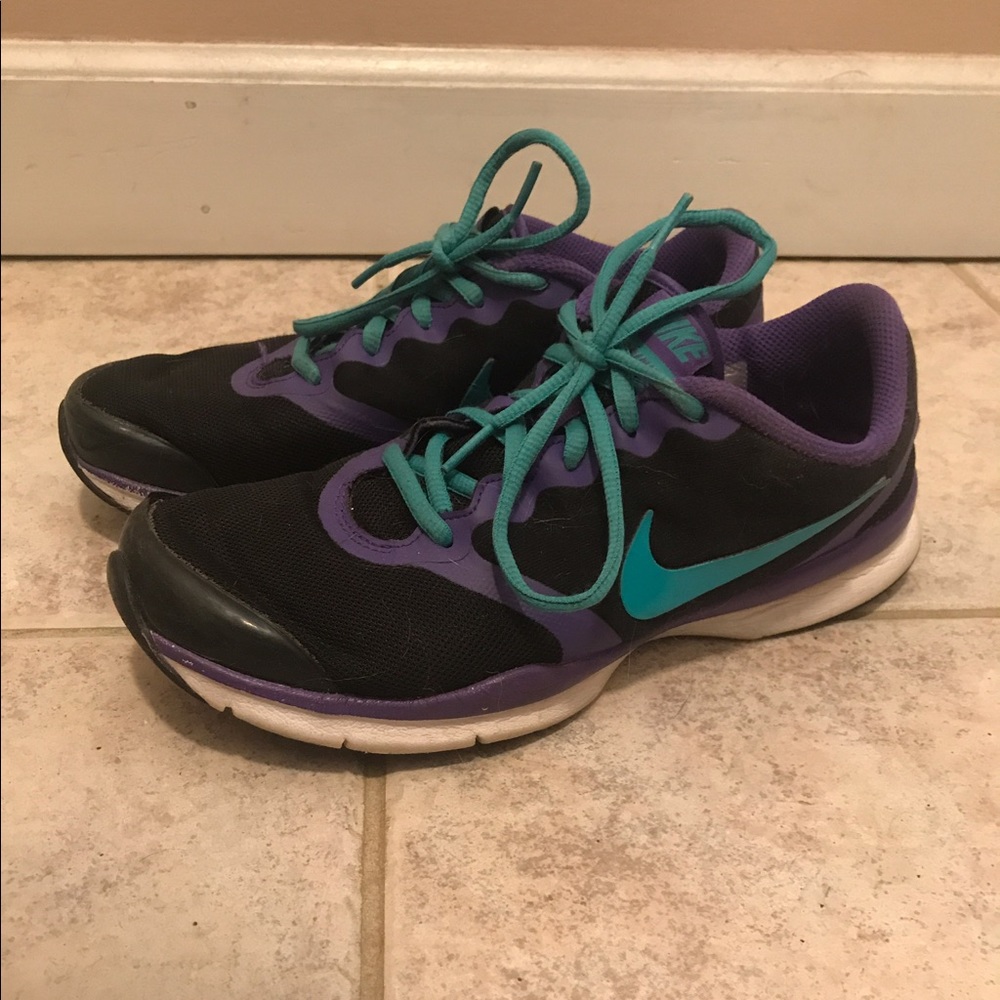 Women's Nike Shoes Size 9.5