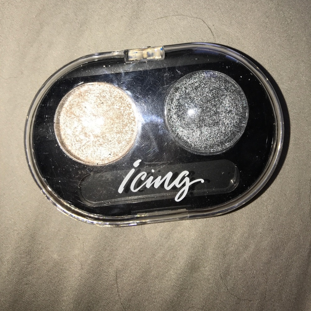 ICING DUO EYESHADOW