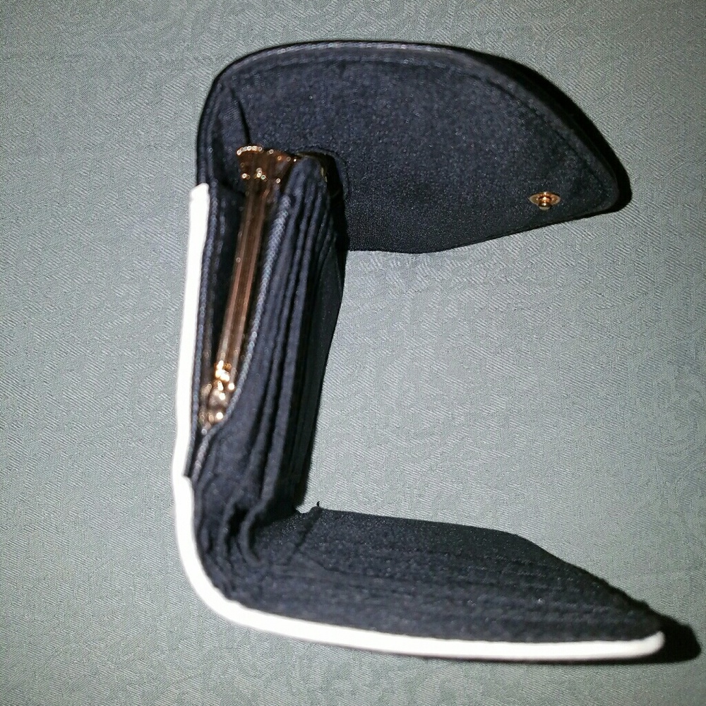 Wallet - Picture 2 of 6