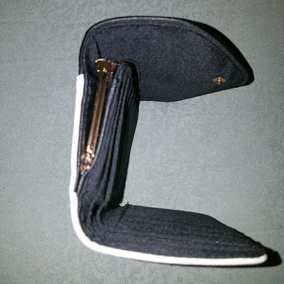 Wallet - Picture 2 of 6