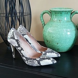 Maxx Snakeskin Pumps