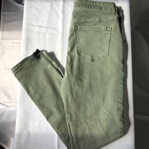 Old Navy Rockstar Jeans in Olive, size 8