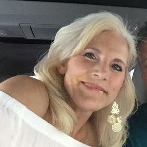 Meet your Posher, Pamela