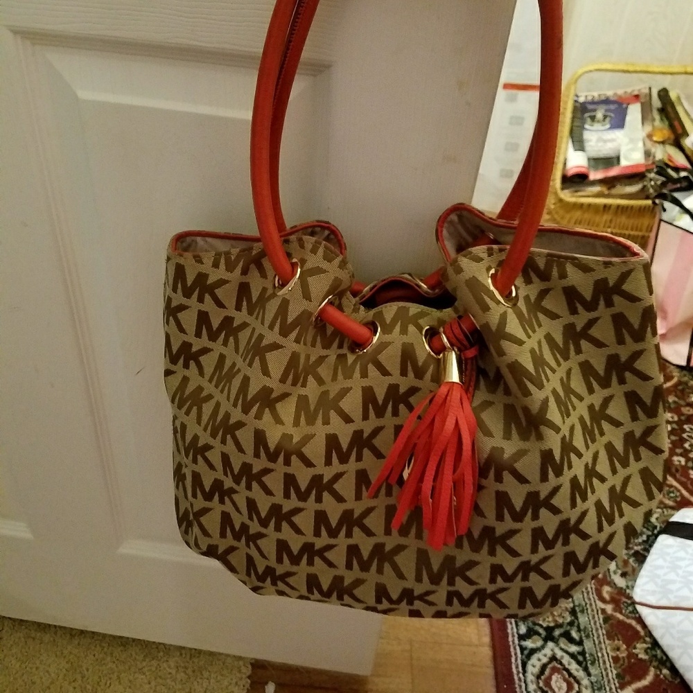 Authentic Michael Kors Signature purse